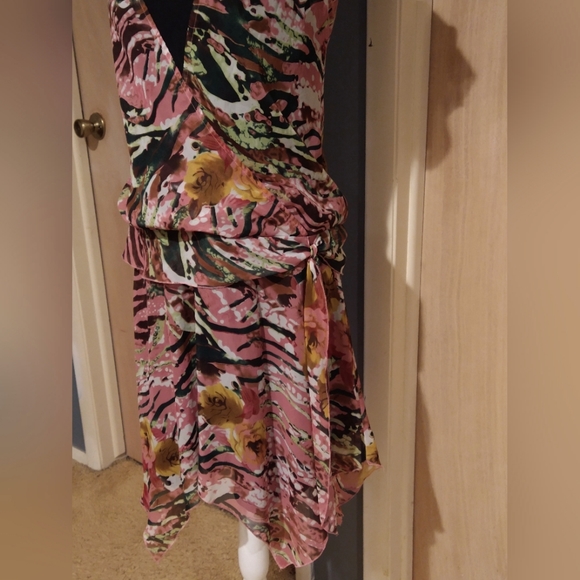 Jonathan Martin Floral Dress - Picture 2 of 8